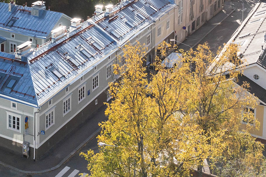 Perinne Kamppuri - kolmiosaiset ikkunat, perinneikkunat